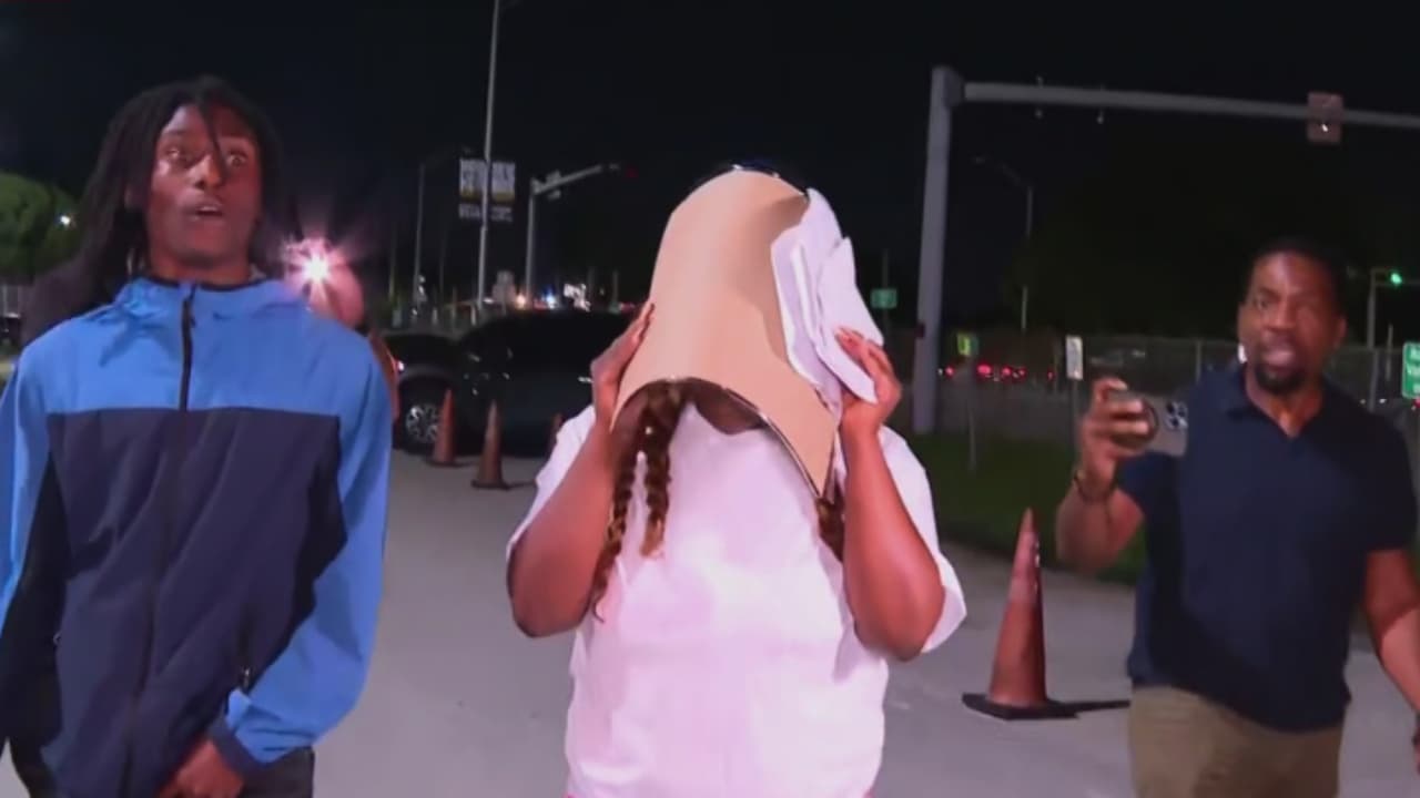 Sale libre bajo fianza la madre acusada de dejar a sus pequeños hijos solos para irse en un crucero