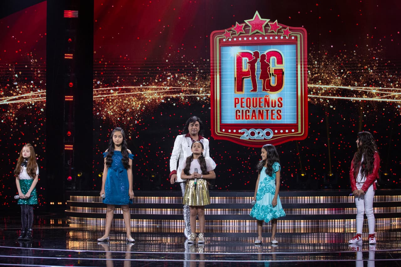 Dado el gran talento que esta quinta temporada de Pequeños Gigantes tiene, los jueces decidieron mandar a una ronda de repechaje a aquellos eliminados, Cuando llegó el momento de salvar a dos pequeñas en la categoría de canto, Albertano y Juanpa fueron los encargados de elegirlas.