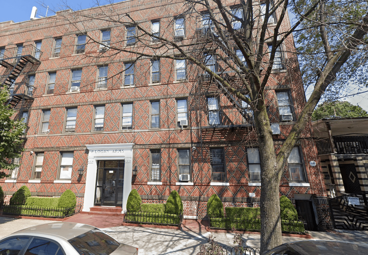 Madre hispana muere en un homicidio-suicidio en un departamento en Brooklyn  