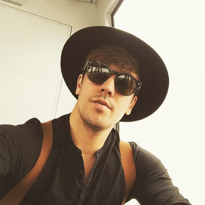 Tiene un gran sentido del humor.