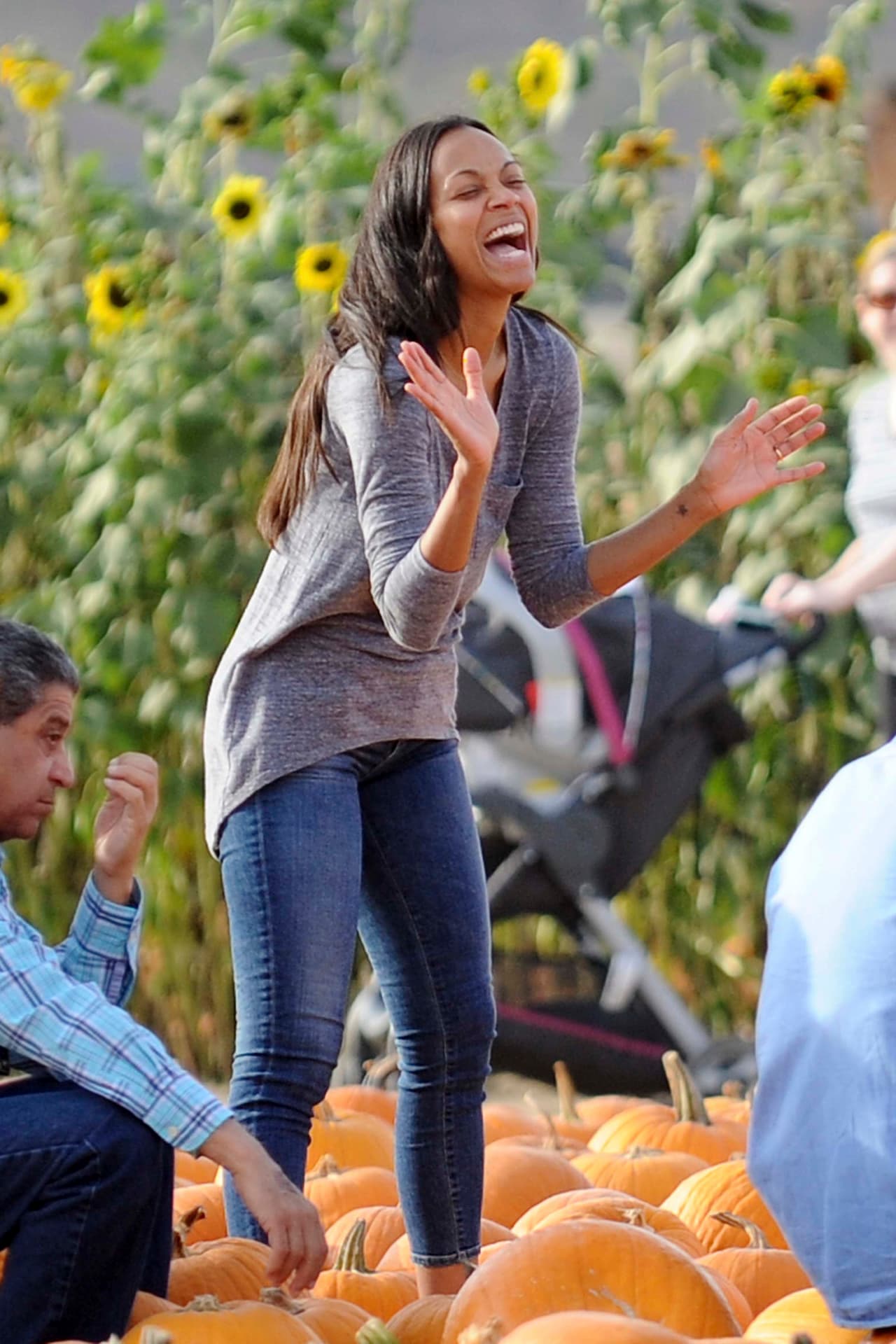 Todos realizaron juegos y bromearon mientras estuvieron en el lugar.