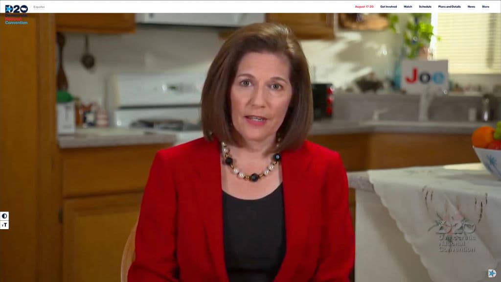 La senadora por Nevada, Catherine Cortez Masto, la única líder hispana demócrata en el primer día del encuentro, dijo: "Pese a lo que dice el presidente, el voto por correo ha sido una opción probada y segura durante décadas: 
<b>en 2016, 33 millones de estadounidenses votaron por correo</b>. Incluso Donald Trump ha solicitado una papeleta para votar por correo dos veces este año".