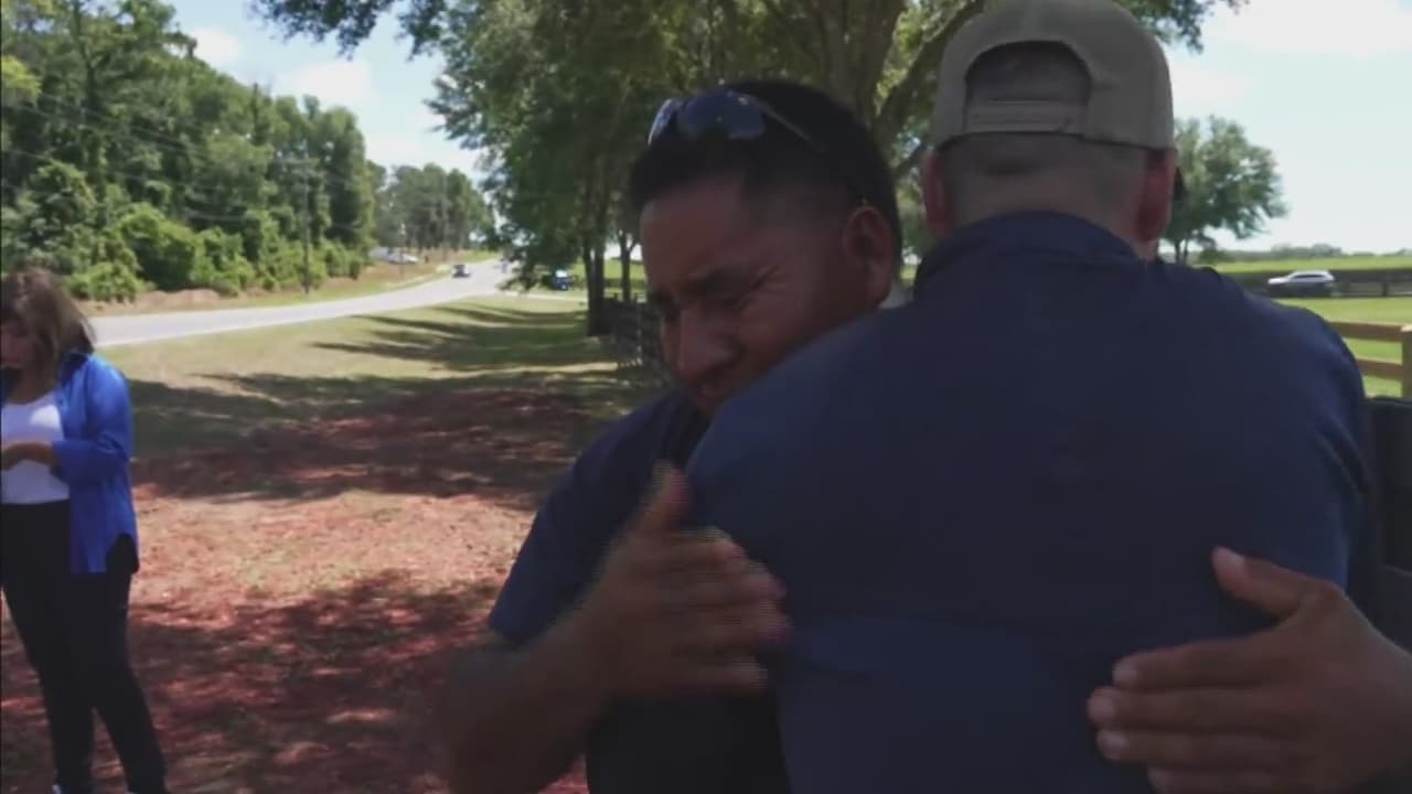 Familiares de trabajador agrícola muerto en Ocala visitan el lugar de la tragedia antes de llevar sus restos a Oaxaca