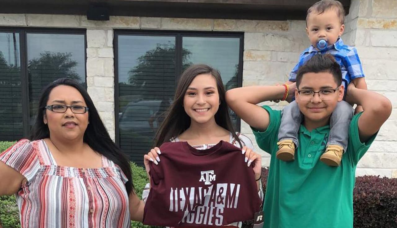 “Mis hermanos y yo estamos muy confundidos sobre dónde pudiera estar mi mamá o con quien” dijo su hija de 19 años. Erica es madre también de otros dos hijos de 15 y 3 años.