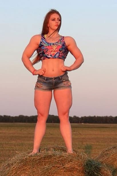 Vins comenzó a ir al gimnasio desde los 15 años e inició con algo de pesas.