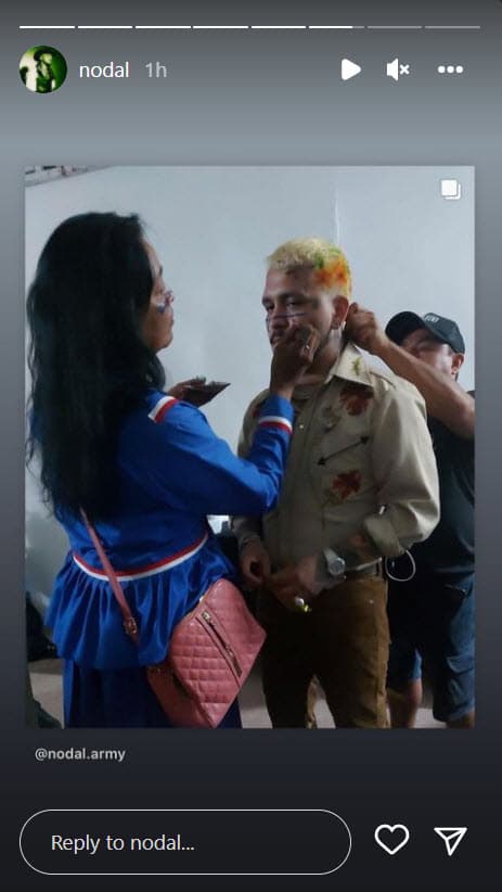 En las imágenes compartidas en su perfil de Instagram, se aprecia que una mujer es quien le hizo el dibujo.
<br>