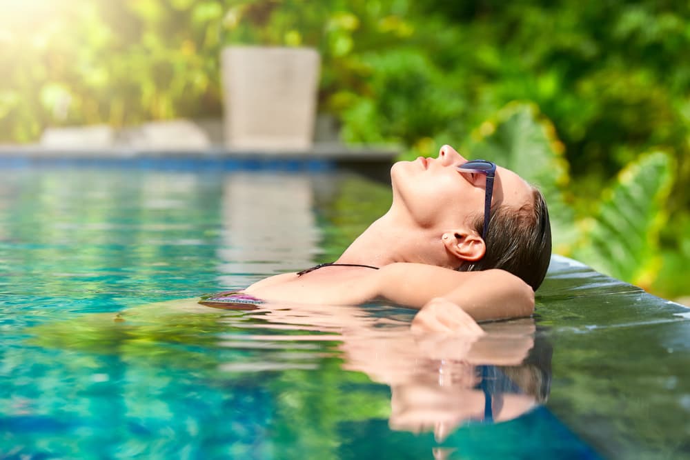 Lo que tenías pendiente se resuelve. La segunda quincena será más tranquila, más reflexiva y tendrás más tiempo para ti, para relajarte y pasear, disfrutar unos días de asueto y tranquilidad, bien merecidos. En el plano laboral te sentirás más tranquilo.