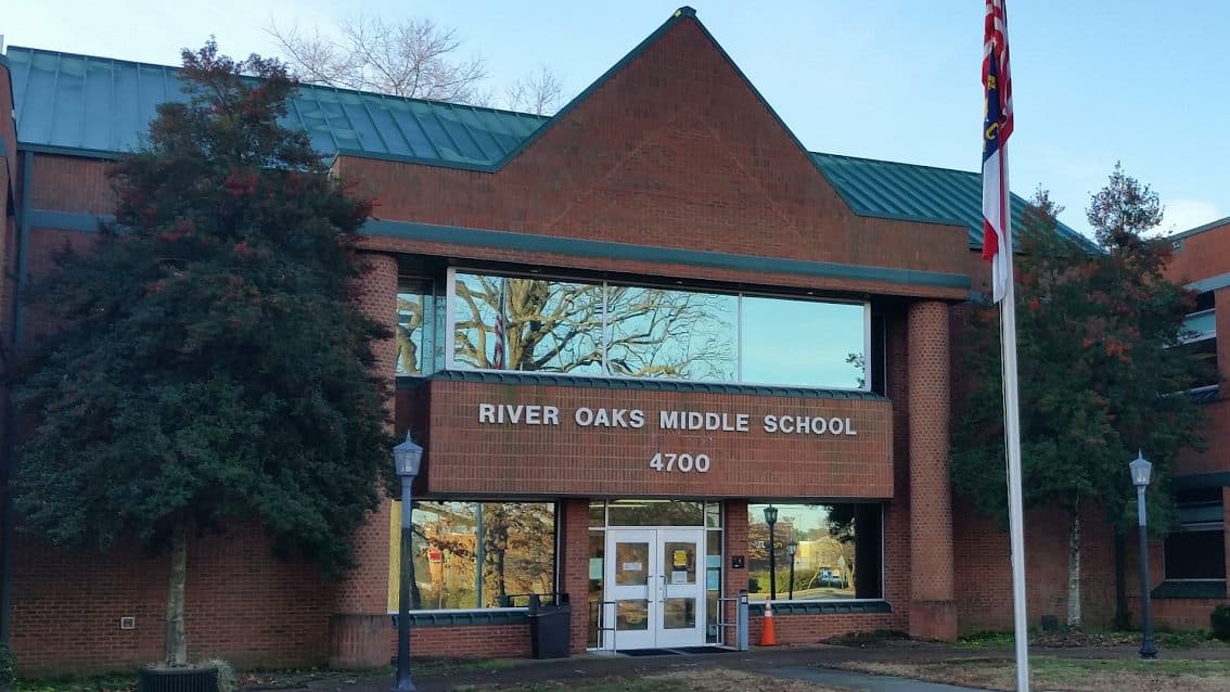 Levantan Código Rojo en escuela secundaria de Raleigh; encuentran arma de aire comprimido