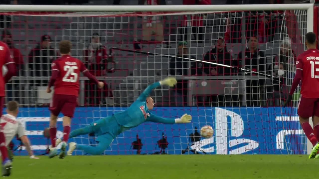 ¡GOL!  anota para FC Bayern München. Leroy Sané