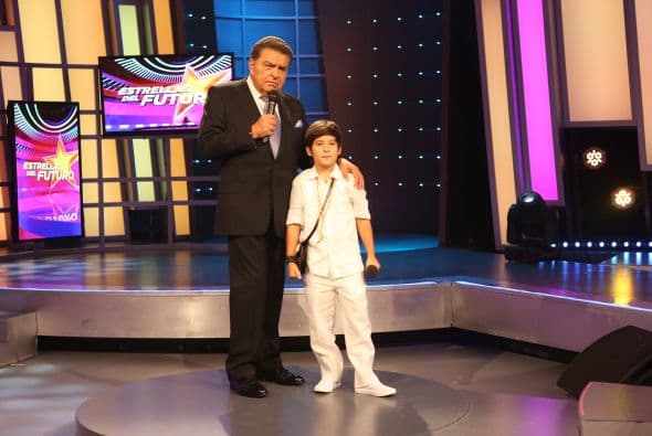 Sin duda este niño cantante no olvidará jamás su primera semana en Estrellas del Futuro.