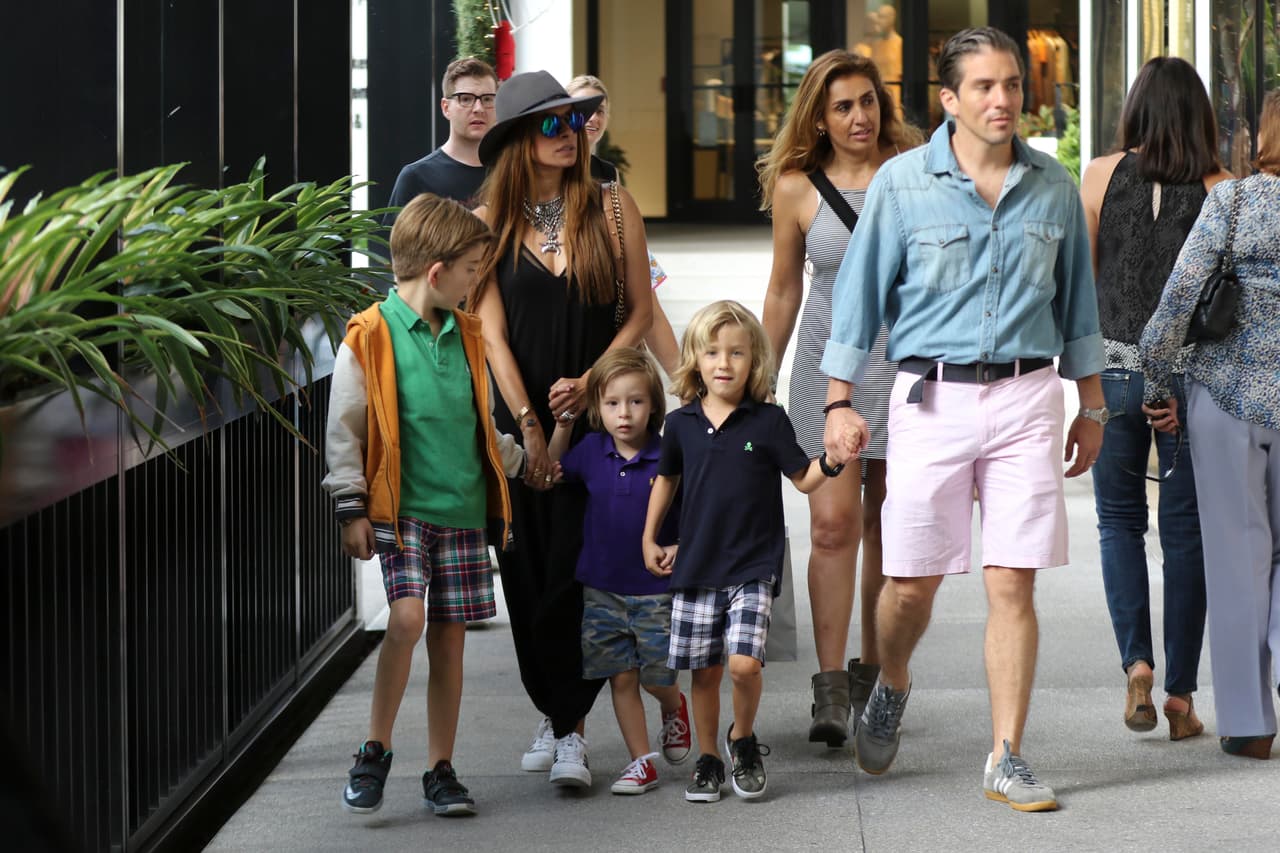 Galilea y Fernando Reina han creado una armoniosa convivencia familiar, misma que se refleja en las imágenes.