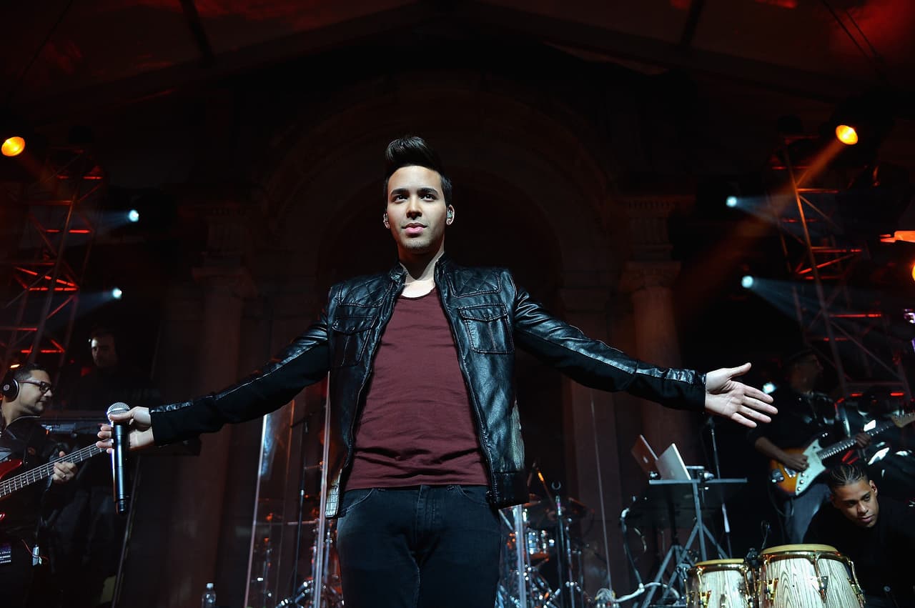 Pero Prince Royce no es el único de los artistas latinos que ha tenido que vender su lujosa mansión.