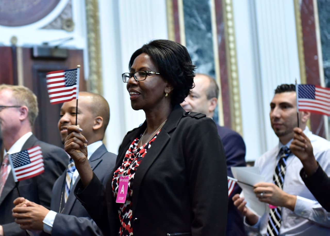 En EEUU hay 8.8 millones de residentes legales permanentes que califican para pedir la ciudadanía.