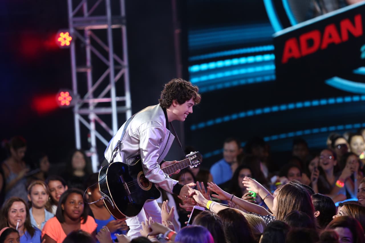 Fernando Allende es su padre, pero con esta audición Adan demostró que es hora de brillar con luz propia.