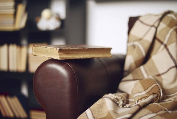 Masculino. La contracara del anterior, este estilo se basa en materiales como cuero y metal, además de colores oscuros y neutros como negro, gris y chocolate.