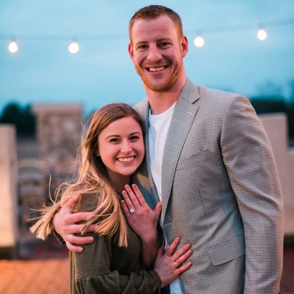 El mariscal de campo de los campeones Eagles de Filadelfia hizo público su romance con Madison Oberg en noviembre del pasado año.