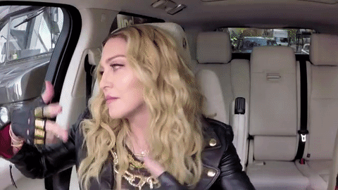 Madonna se sube al karoke car pool con James Corden (y confiesa que besó a Michael Jackson)