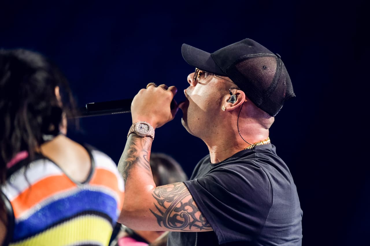 El reggaetonero se vio muy inspirado y además realizó una sorprendente coreografía.