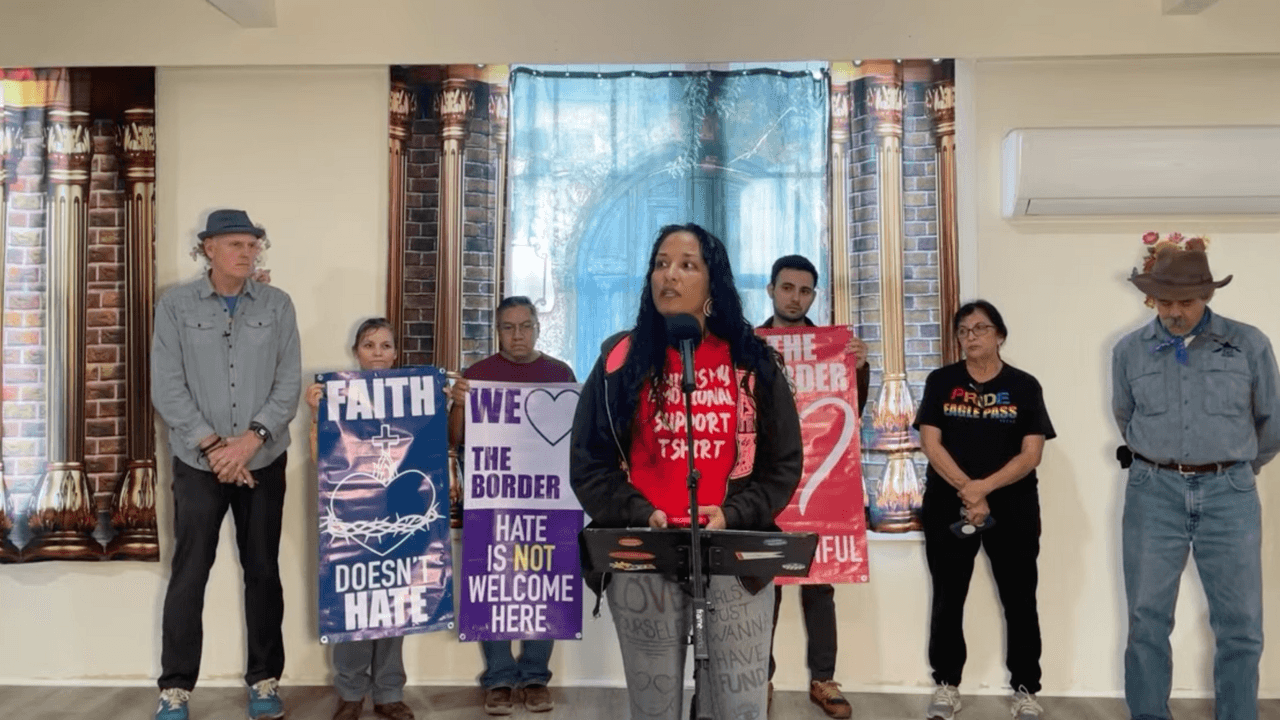 “Greg Abbott, no te queremos aquí”, dijo Maxine Rebeles, de la No Border Wall Coalition. Esto fue durante una conferencia de prensa con Vote Common Good este 3 de febrero, que se reunió para exigir que el gobernador no visite Eagle Pass. Este 4 de febrero, se espera que Abbott tenga una rueda de prensa junto con varios gobernadores republicanos. Sin embargo, un grupo de ciudadanos de la frontera se reunieron para pedir al gobernador no ir y dejar de agitar su comunidad.