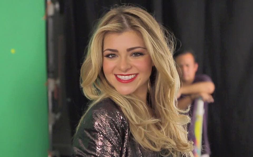 La voz melódica de Carla Mauri también está incluida.