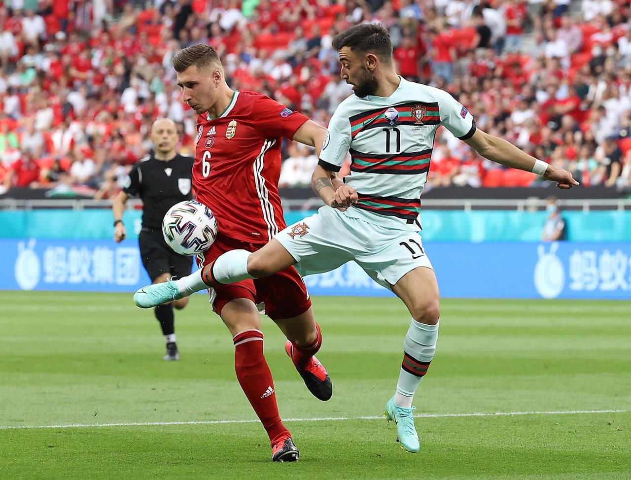 Portugal salva el resultado y derrota a Hungría 3-0 durante el partido del Grupo F en la Euro 2020. La primera parte del partido empataban a cero, pero Raphael Guerreiro ponía el primer tanto al minuto 84 y Cristiano Ronaldo se encargó de cerrar el partido con doblete, sumando los primeros tres puntos para los lusos.