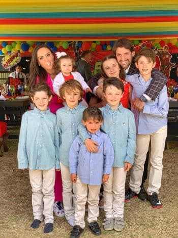 Al pie de esta imagen, Inés comentó: "¡Festejamos el cumple cuatro de Bosco! Por mis compromisos de trabajo 
<b><a href="https://www.univision.com/famosos/ines-gomez-mont-pone-un-alto-al-pleito-con-su-exmarido-para-una-celebracion-muy-especial-fotos">tuve que adelantarle su festejo de cumpleaños</a></b> a mi chiquito, aquí les comparto un poco. Gracias vida".