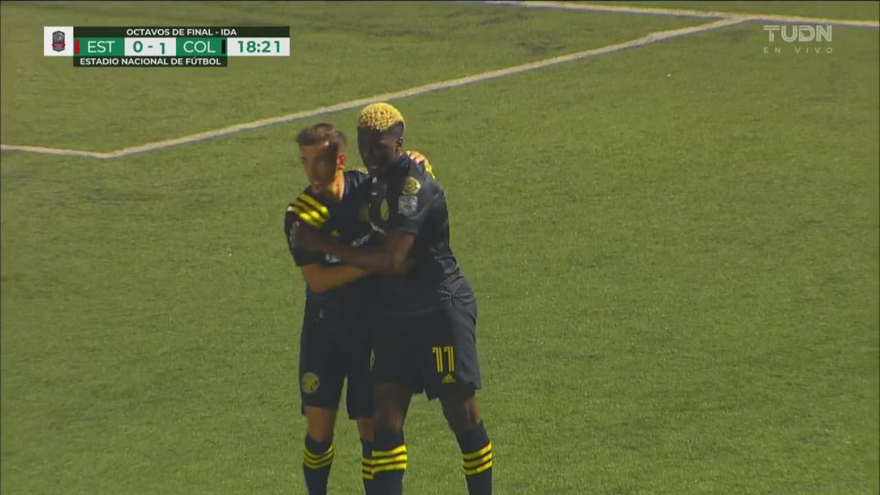 ¡Un 'regalito'! Gyasi Zardes anota el 0-1 de Columbus Crew