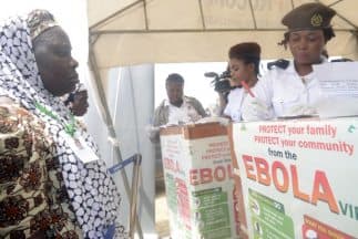 El número de infectados por el virus del ébola en África occidental asciende a 5,800 personas, de las cuales 2,800 han muerto.