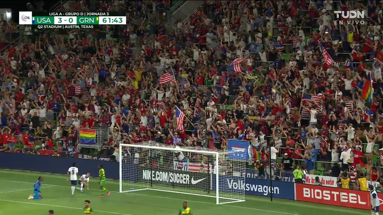 ¡GOL!  anota para Estados Unidos. Paul Arriola