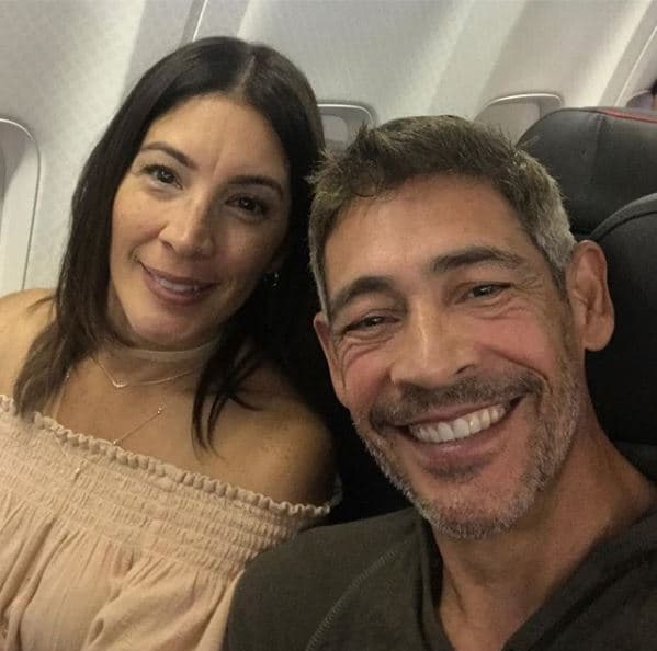 Johnny ha dejado en claro que su prioridad es la familia y este año celebró 25 años de amor al lado de su esposa Sandra Melendez.