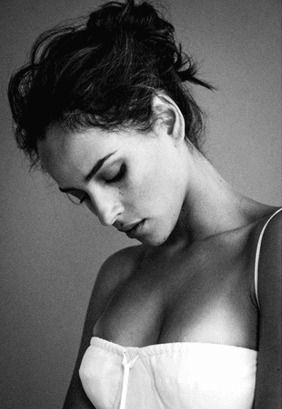 A los 12 años, Adria Arjona se mudó a Miami, Florida. Ya con 18 años, la hija mayor de Ricardo Arjona se mudó a la ciudad de Nueva York.