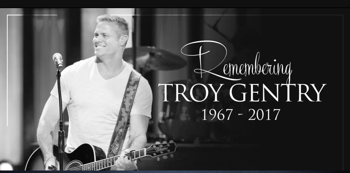 Troy era parte del grupo musical 'Montgomery Gentry' y planeaba presentarse el viernes en el aeropuerto y centro recreativo 'Flying W Airport & Resort'.