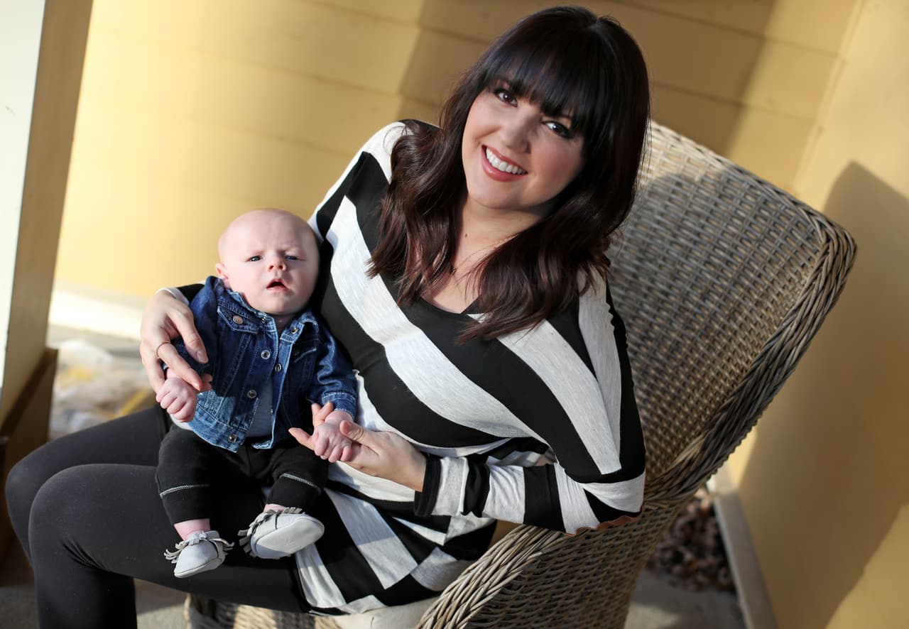 Potter estaba cubierta por el ACA cuando quedó embarazada el año pasado. Tuvo complicaciones antes del parto. 
<b>Sus facturas médicas llegaron a los 400,000 dólares</b>, pero pagó apenas 2,000 dólares. Su prioridad ahora es asegurarse de que su bebé y ella puedan costear un seguro médico.