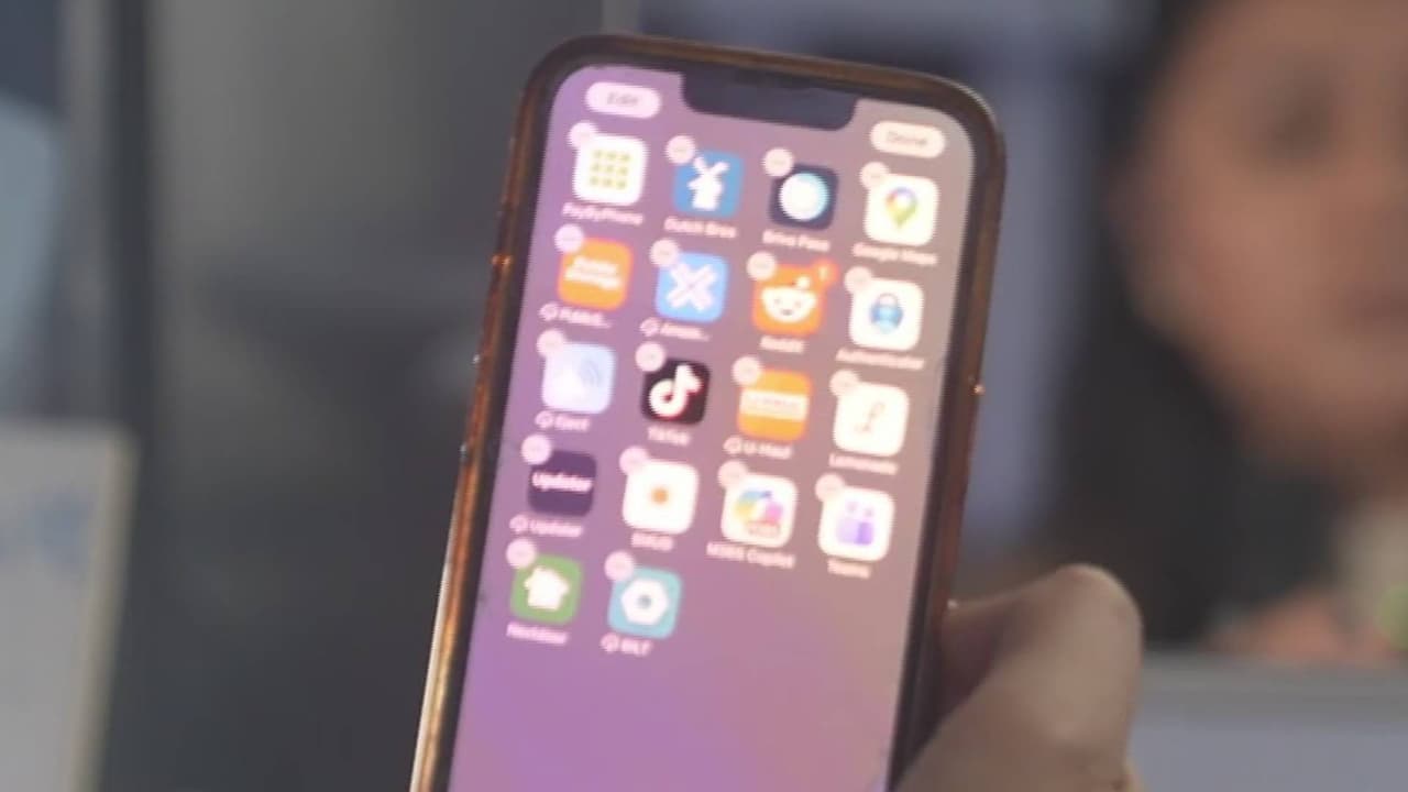 Expertos en Sacramento explican propuesta para revisar redes sociales de turistas