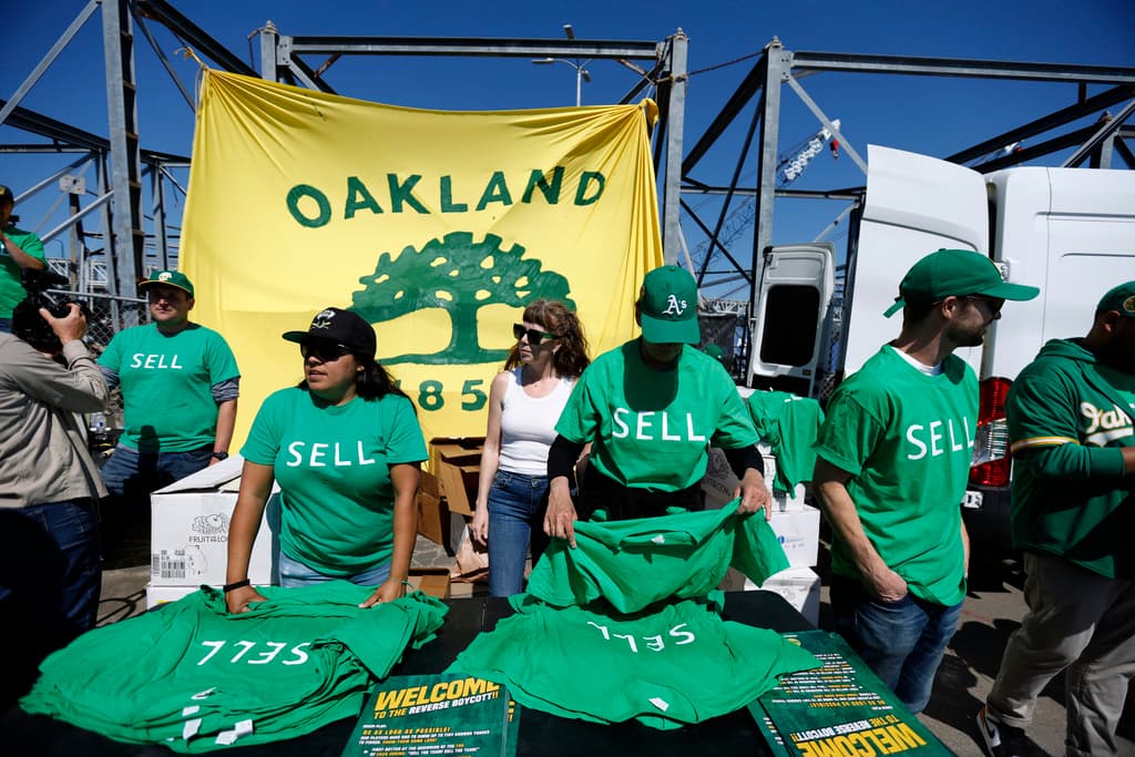 Exitoso boicot inverso: Miles de fanáticos de los Oakland Athletics muestran su apoyo en el Coliseo