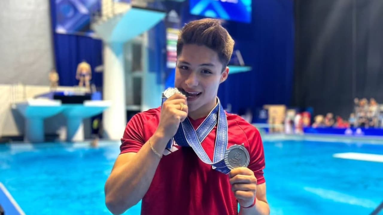 Osmar Olvera se cuelga su cuarta medalla en mundiales de natación