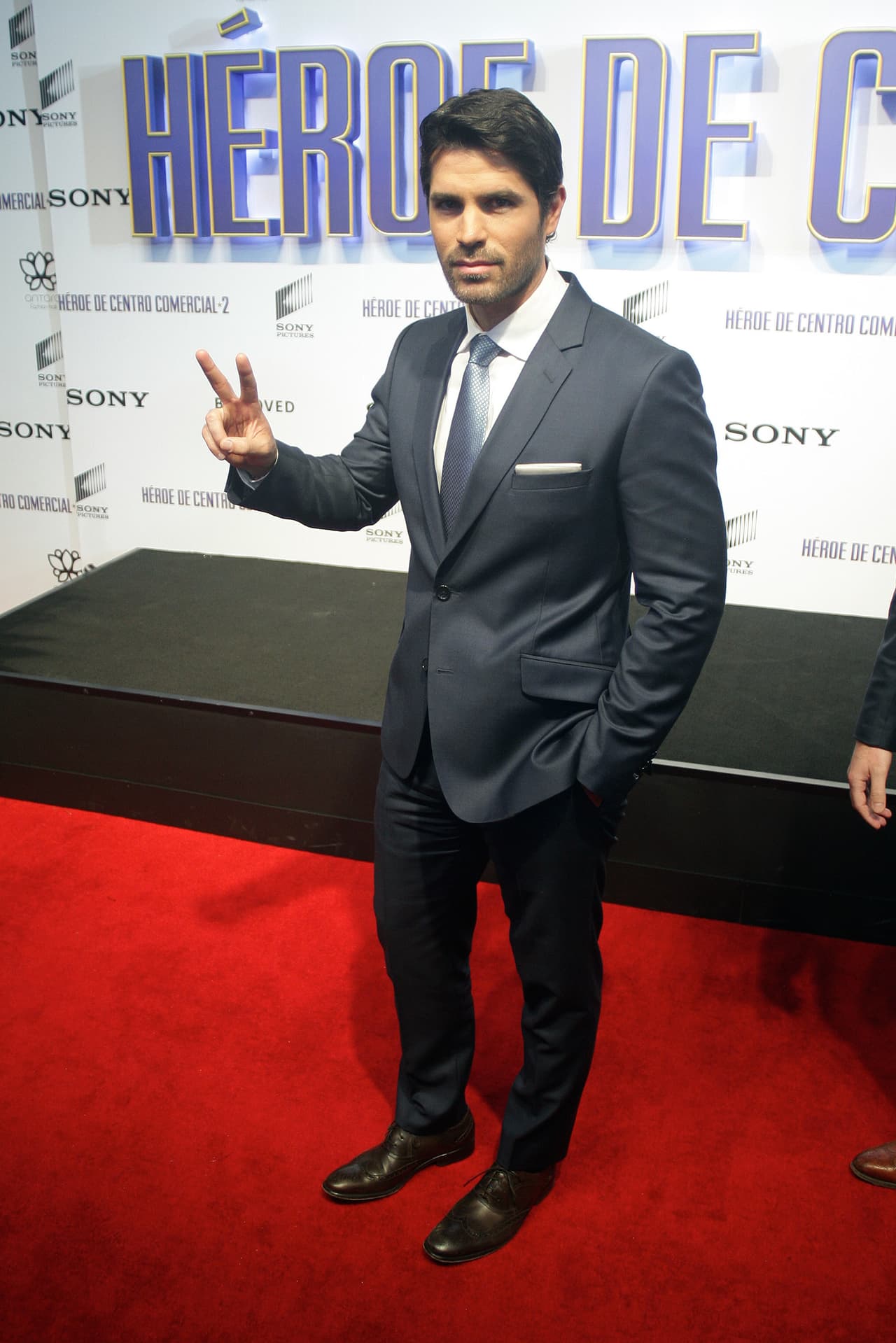 Sus creencias lo han convertido en un hombre muy duro con sus pensamientos, es por eso que ha externado su oposición contra el matrimonio gay, así como en la adopción, por lo que miles de personas se han puesto en su contra.