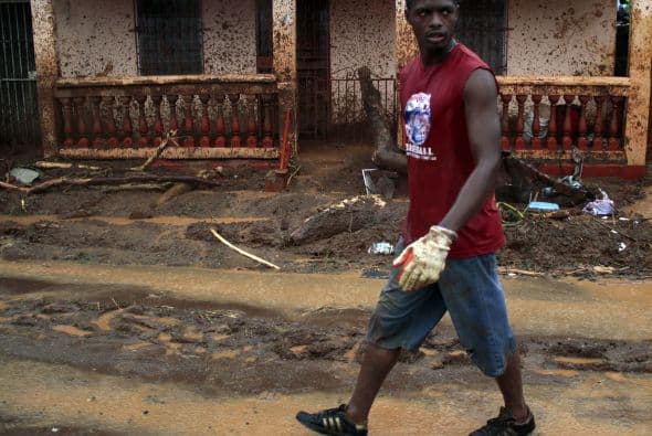 El presidente Ricardo Martinelli y su gobierno informaron que la alerta roja continuará hasta que disminuya el nivel de agua en el área de Chepo.