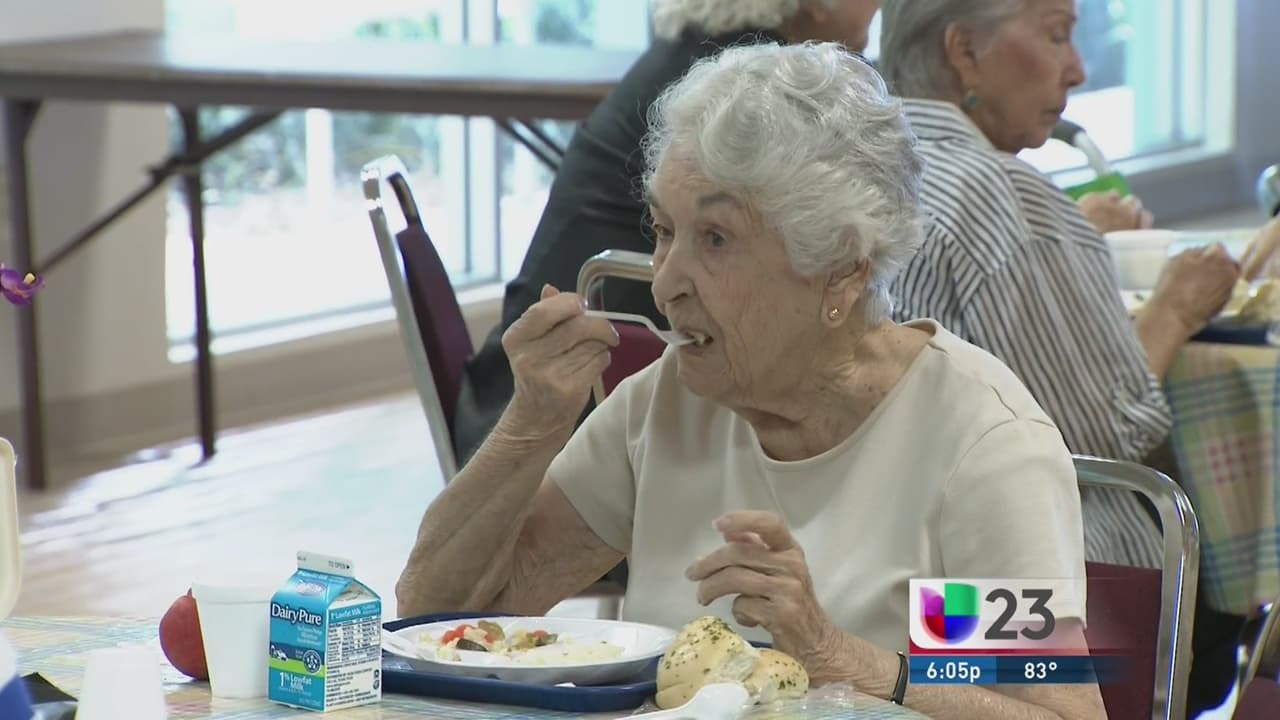 Ancianos se quedarán sin almuerzos por falta de fondos estatales