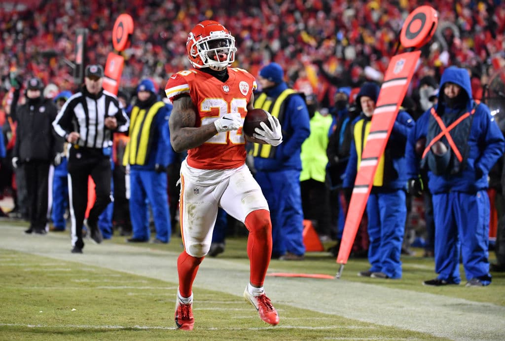 Damien Williams es el cuarto jugador en la historia de los Chiefs con un touchdown por pase y otro por carrera en un partido de Postemporada.