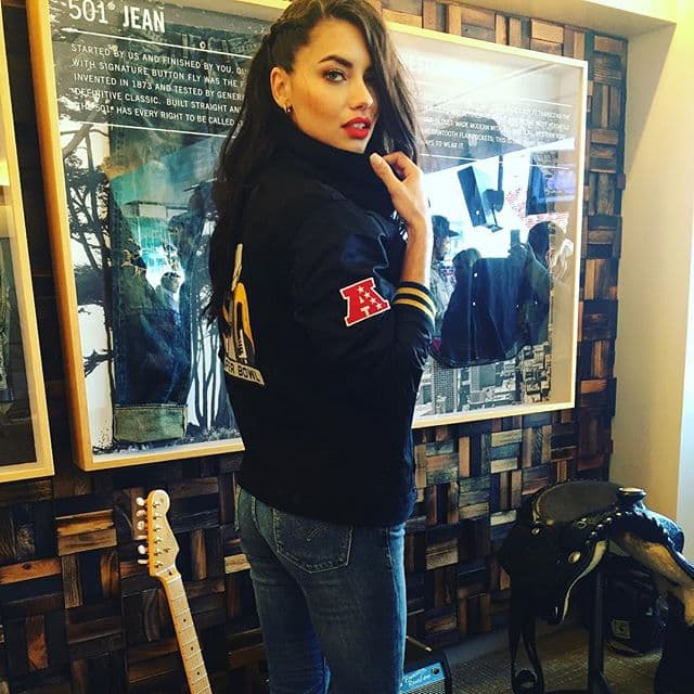 Posando de lo más sexy.