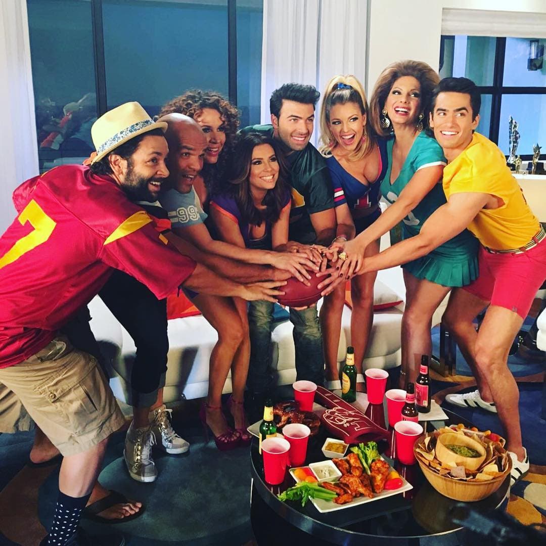 Eva Longoria vive la pasión del Super Bowl.