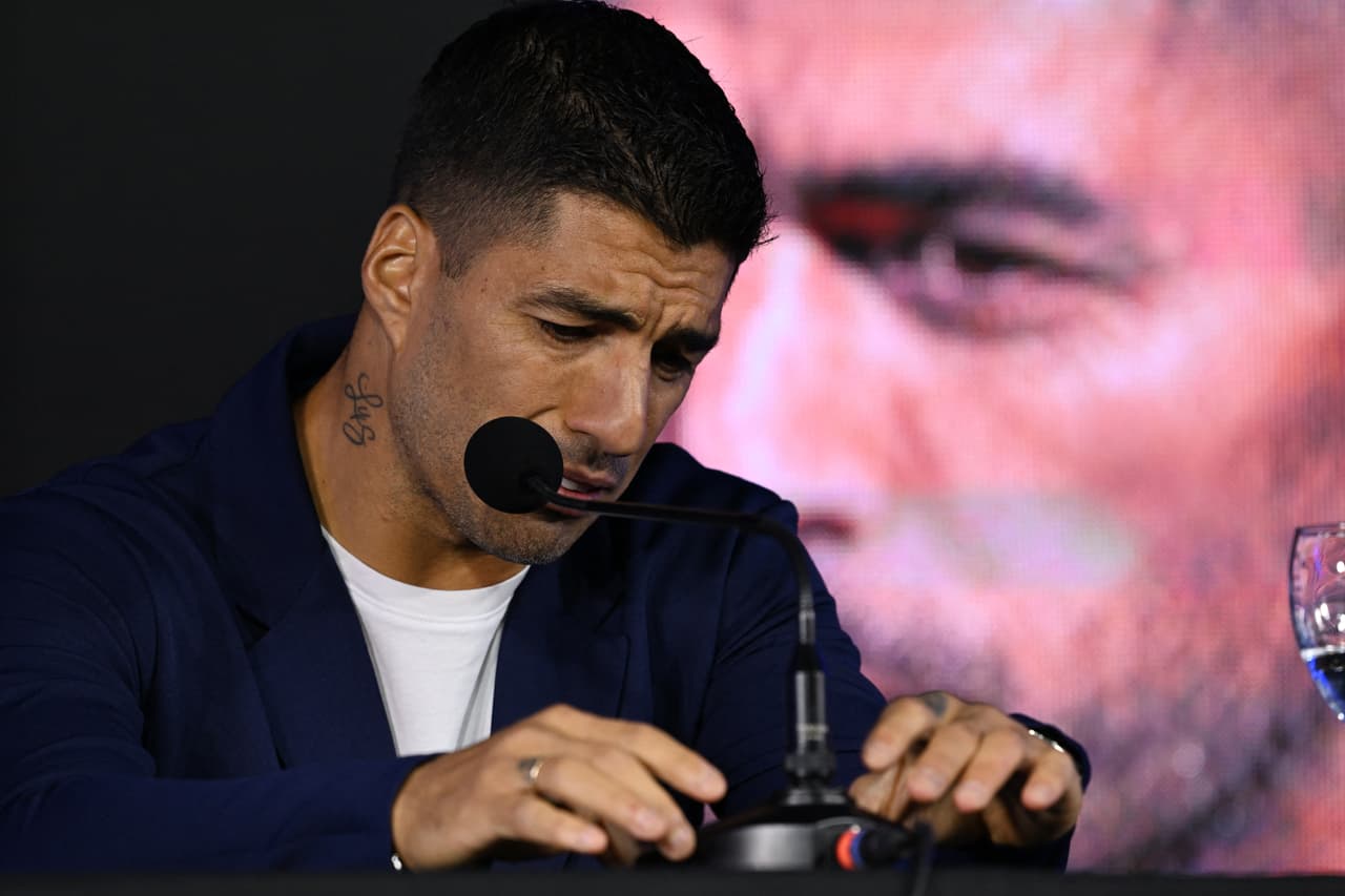 Luis Suárez anuncia entre lágrimas su retiro de Uruguay