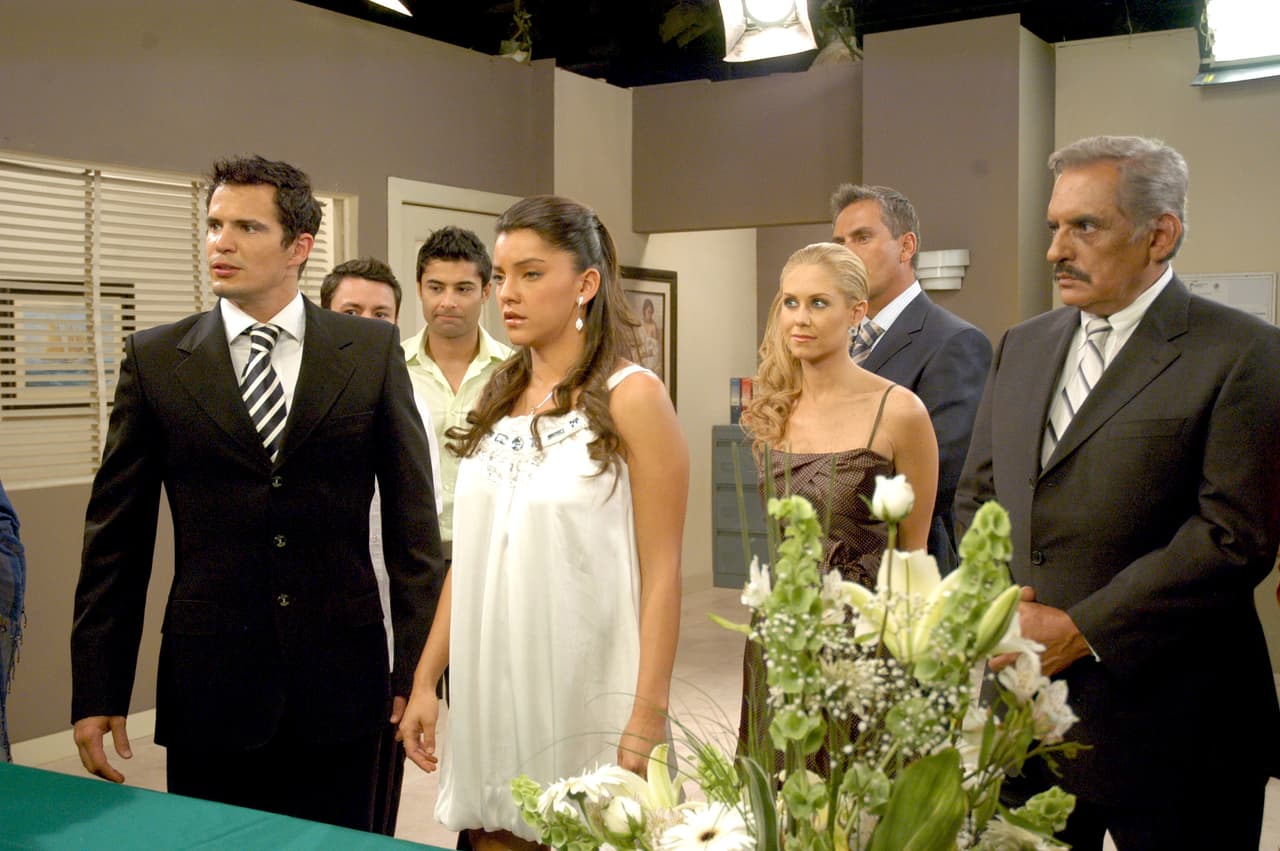 Para 2008 la actriz protagonizó su primera telenovela de corte no juvenil llamada 'Tormenta en el paraíso', producción a cargo de Juan Osorio.