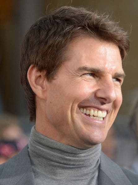 Años atrás Tom Cruise ¡tuvo una sonrisa espantosa! que afortunadamente tuvo que corregir debido a los dientes frontales torcidos que tenía.