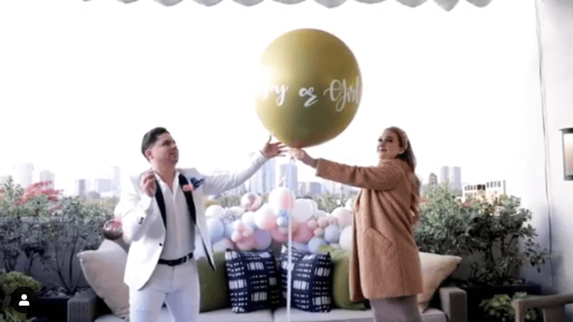 Larry Hernández ya tiene dos niñas con su esposa Kenia Ontiveros y pensó que tendría un varón, por lo que se mostró sorprendido al descubrir el sexo del bebé.