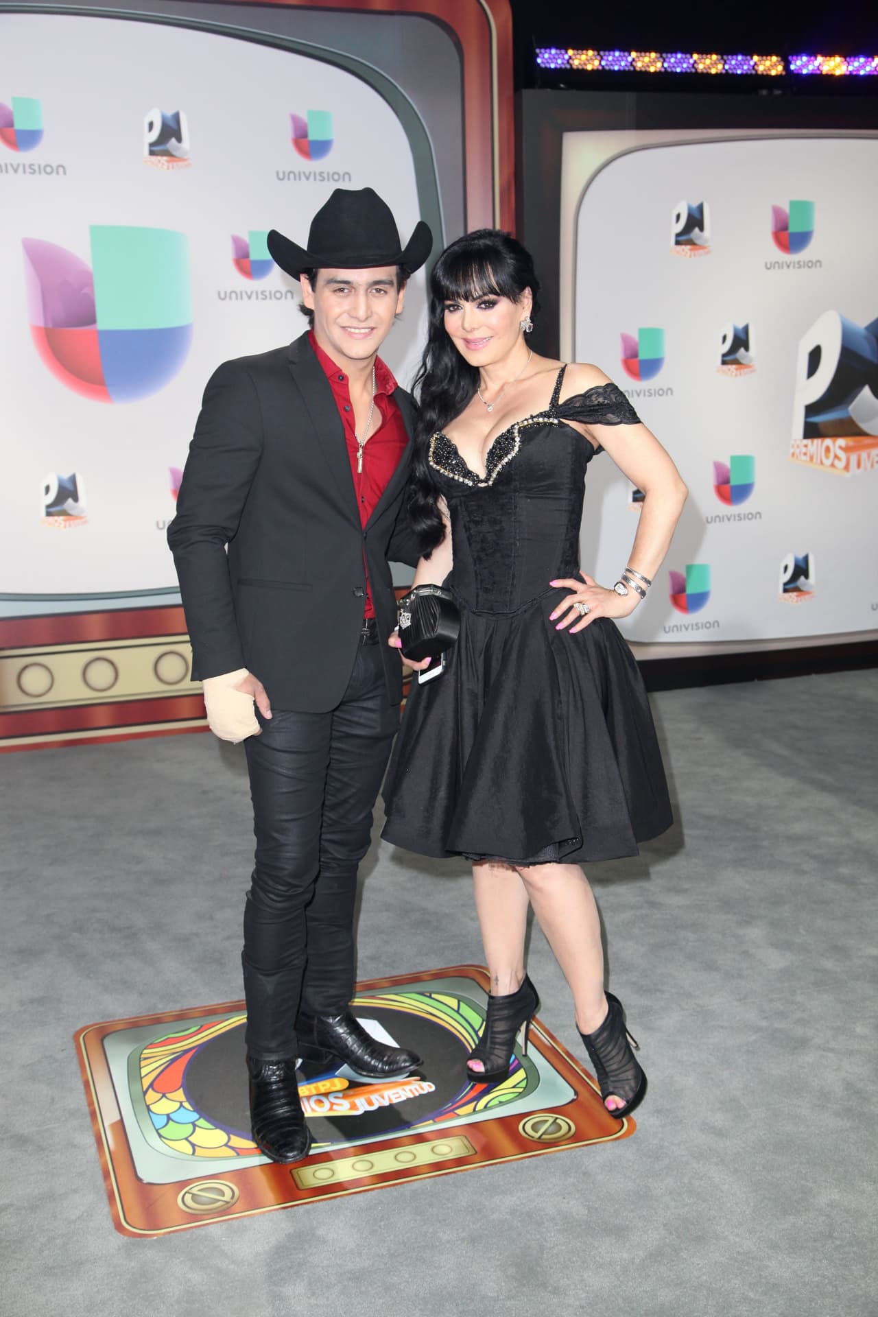 “Sí me gusta mucho trabajar, yo no me imagino retirada, y si me retirara me meto a estudiar a la universidad a la edad que sea, no me importa que tenga 70, porque yo no soy de esas que se van a rascar el ombligo en la cama, a vivir de lo que ahorré, no”, puntualizó.