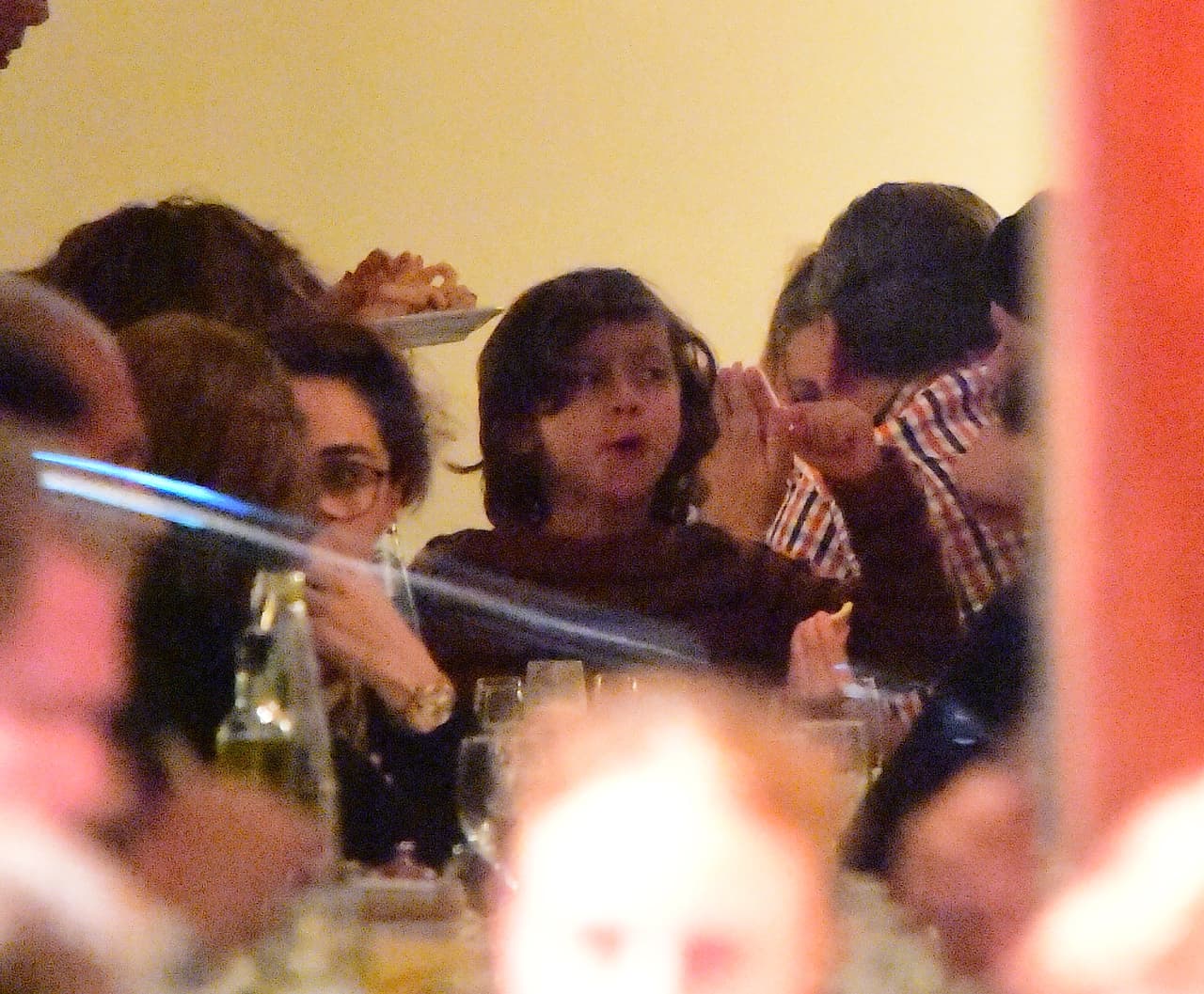 Durante la cena vimos a Max haciendo de las suyas.