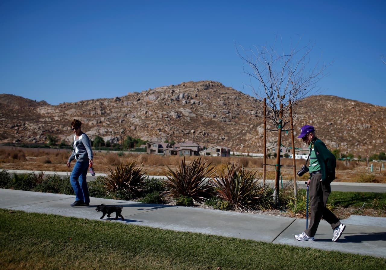 En el puesto 9 se encuentra Hemet, California. La ciudad tiene una población de 85,000 personas. El 23% de las personas viven en la pobreza y las tasas de criminalidad son altas. En 2016, se robaron 623 automóviles, se informaron 170 robos y la policía registró 398 asaltos agravados.