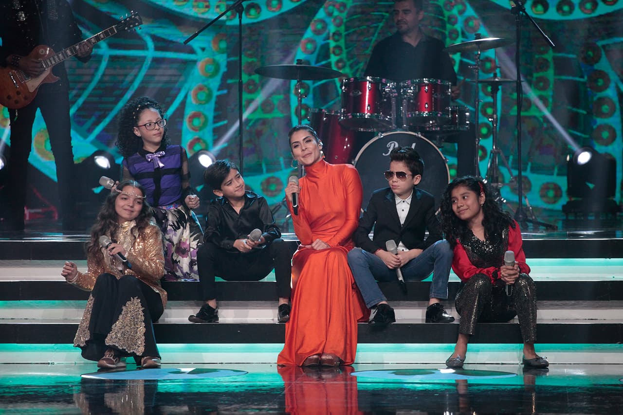 Además del tema ‘Inquebrantable’, que estrenó en esa ocasión, la ex vocalista de Playa Limbo también interpretó una canción con los niños.